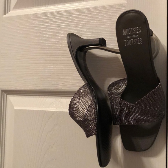 Pewter low heel sandals - Picture 2 of 5